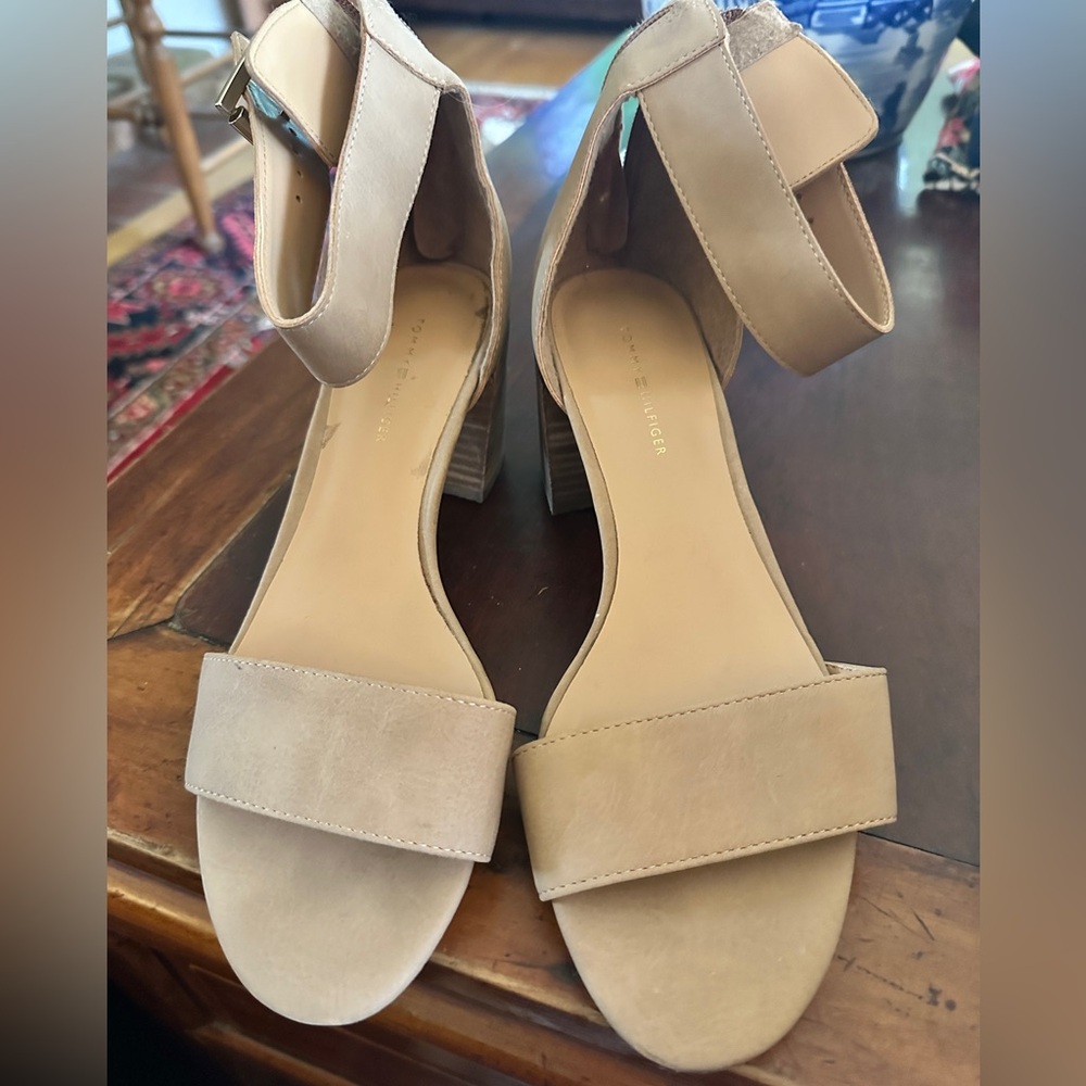 Tommy Hilfiger Women's Tan Sandals